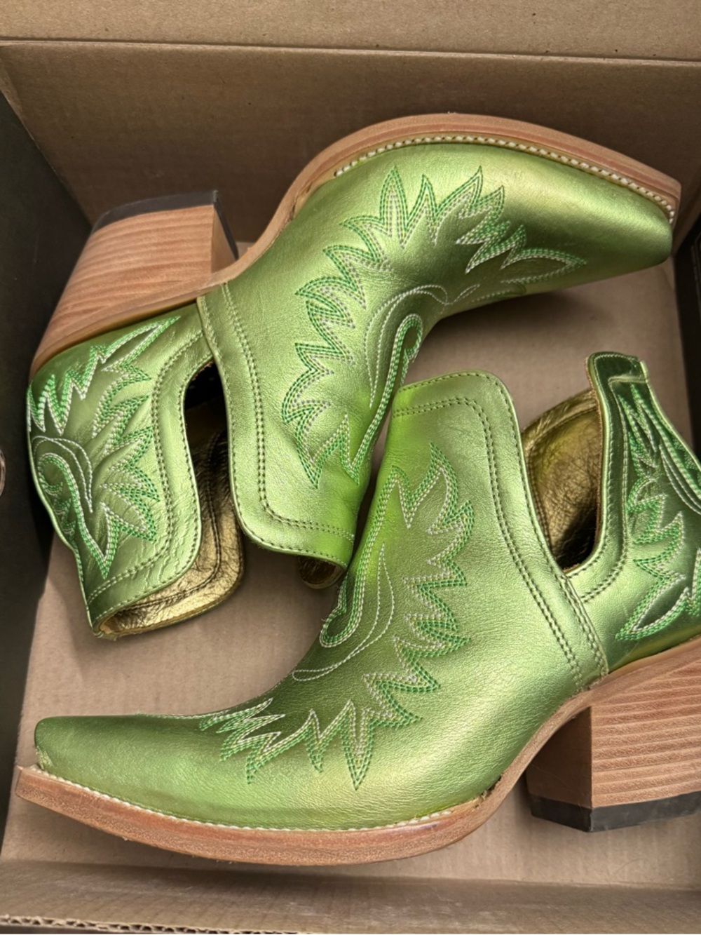 Ariat Metallic Green Leather Cutout Western Ankle Boots green 9.5